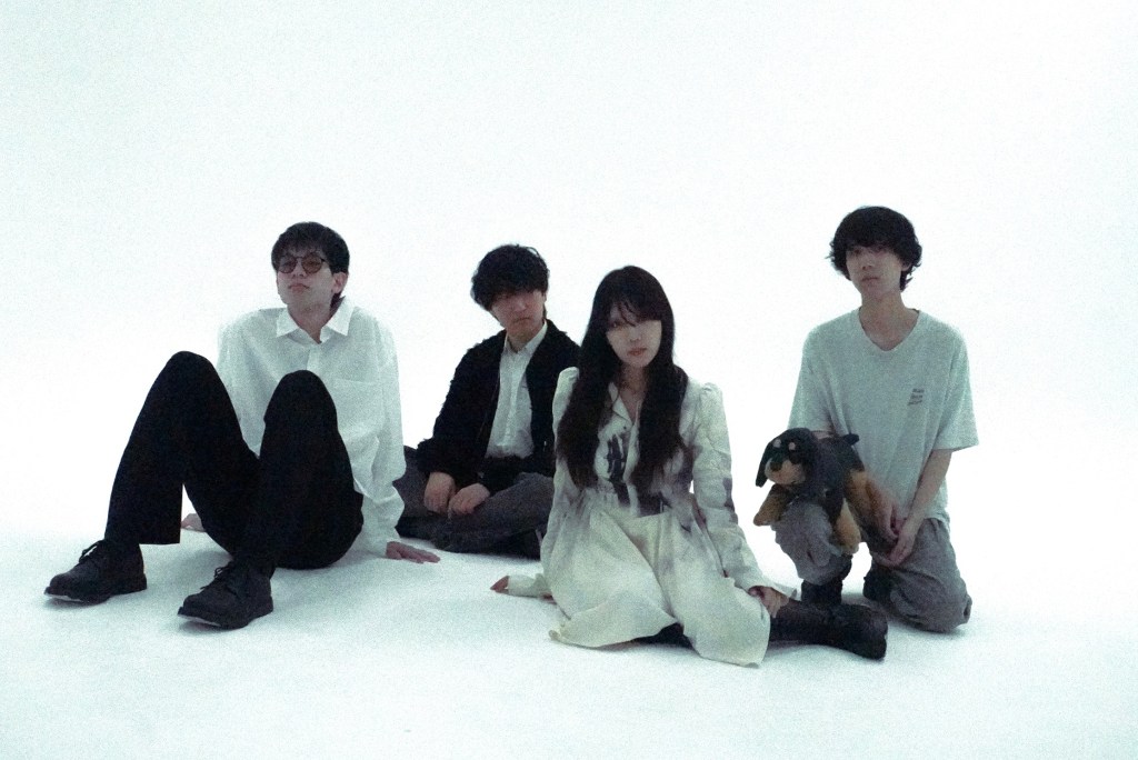 Meet Cephalo Band: Indie Rock with Heart and&nbsp;Edge!