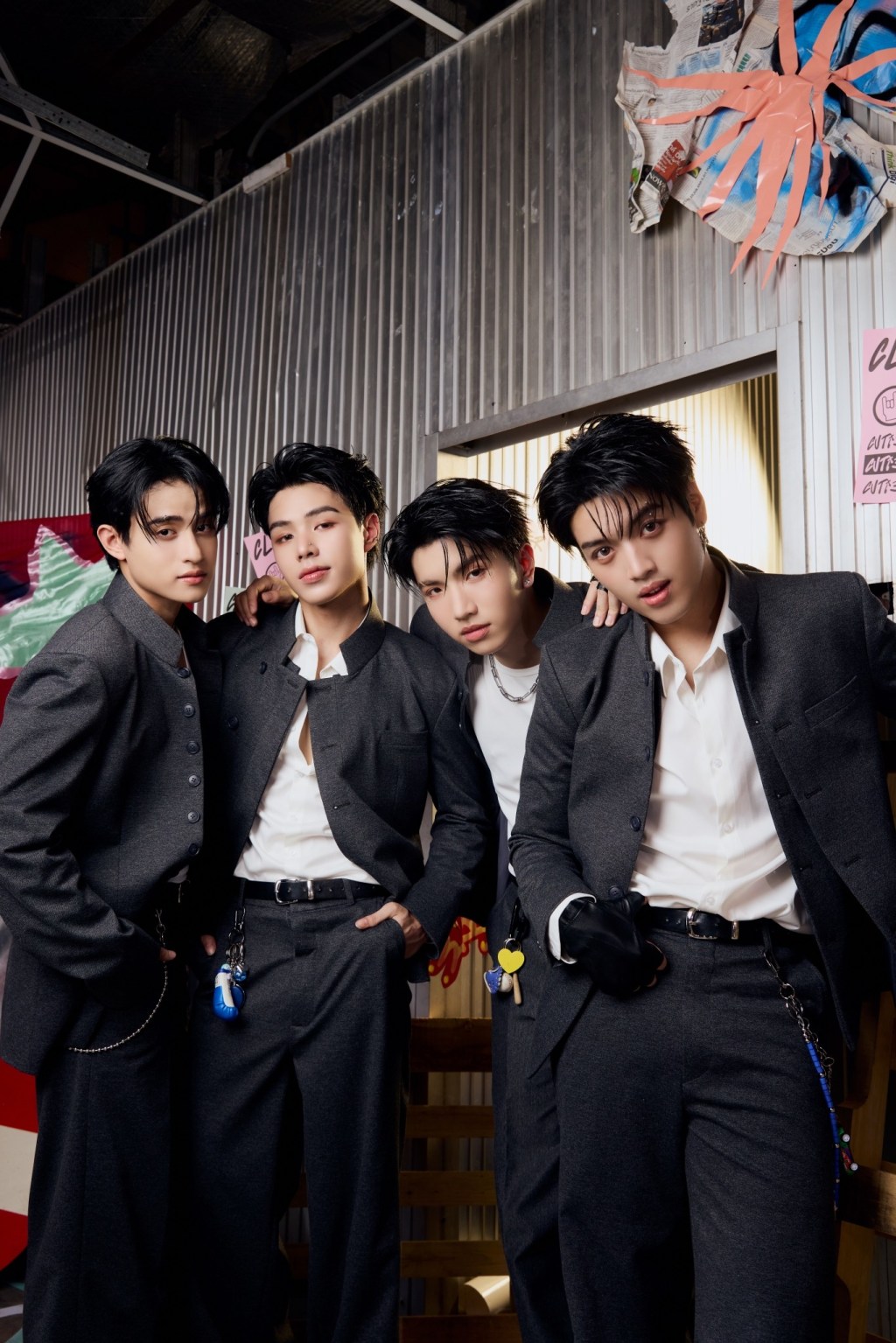 “CLO’VER” breaks away from the playful younger-brother image, transforming into an irresistibly cute bad boy in their latest single, “Bad Boy No&nbsp;‘DO’.”