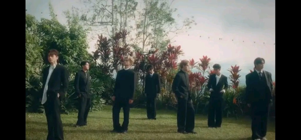 “Lunod” by HORI7ON: A Cinematic Portrayal of Drowning in Emotion and Rising in Strength!